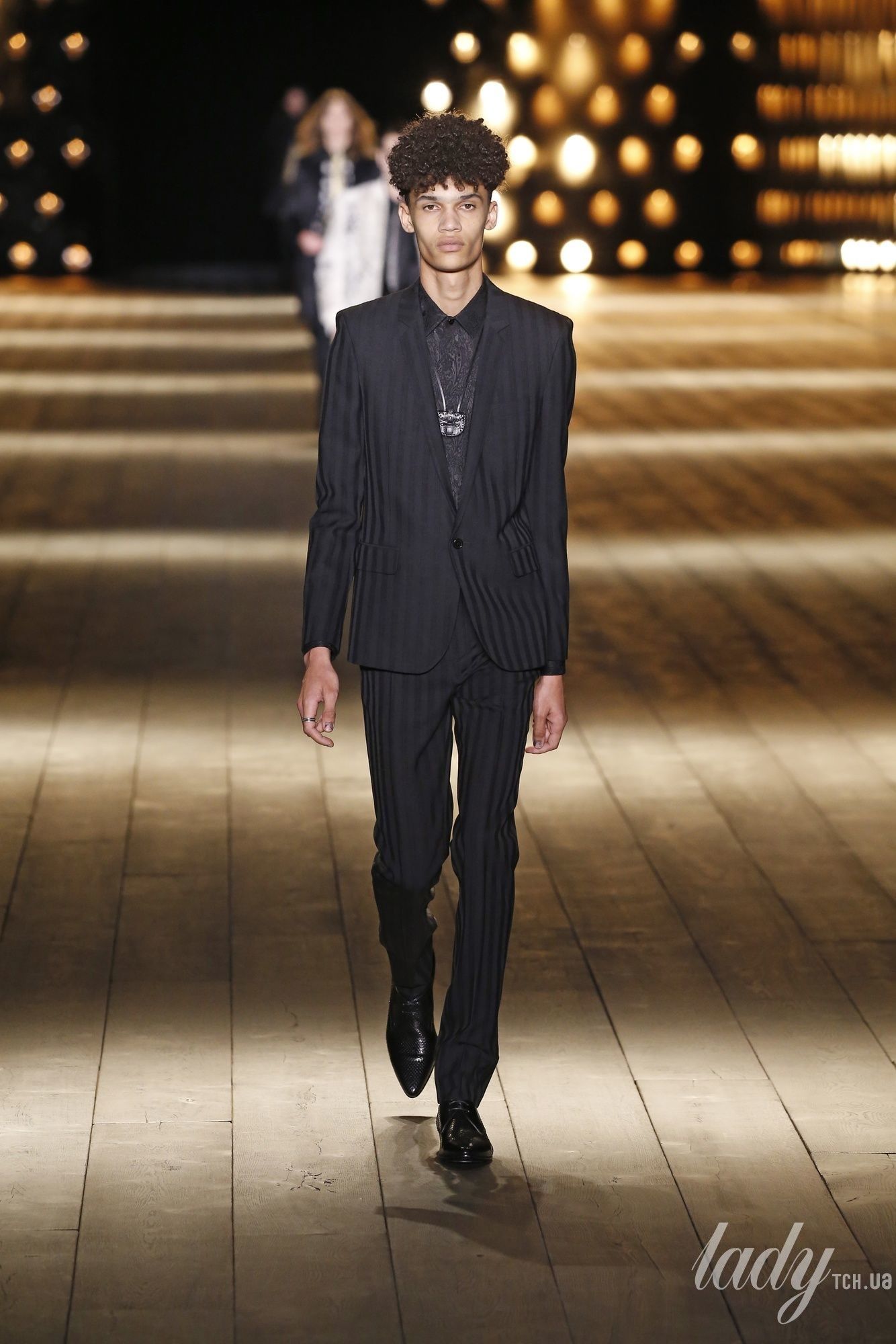 Коллекция Saint Laurent прет-а-порте сезона осень-зима 2018-2019_44