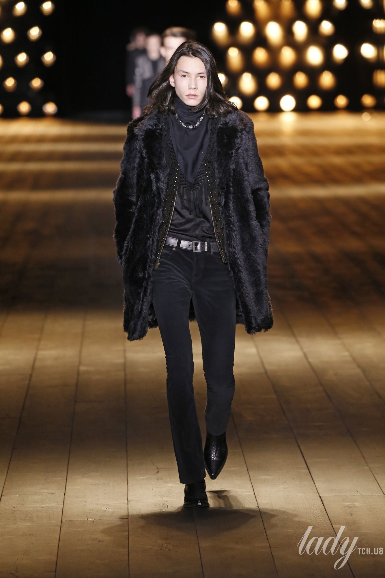 Коллекция Saint Laurent прет-а-порте сезона осень-зима 2018-2019_48