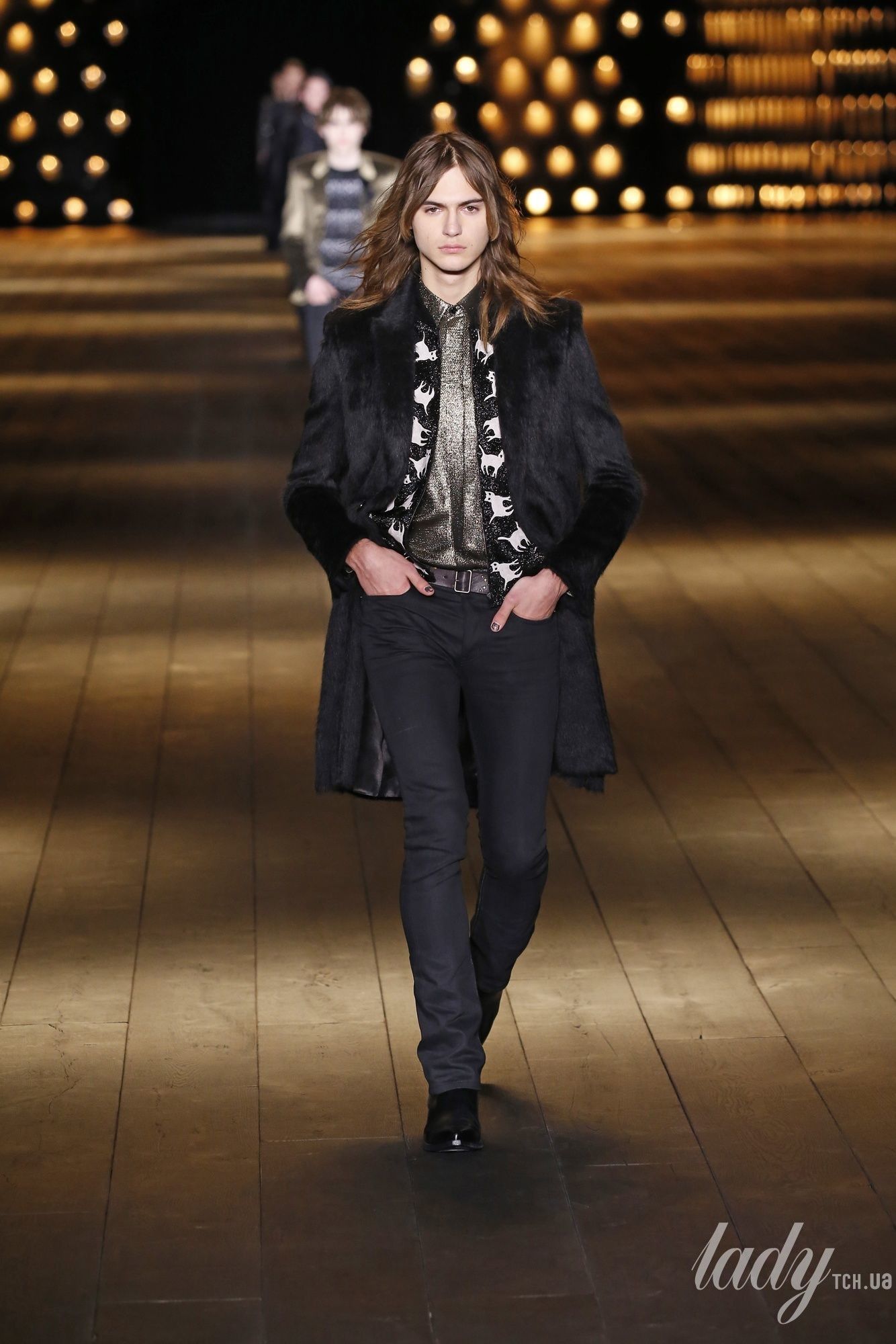 Коллекция Saint Laurent прет-а-порте сезона осень-зима 2018-2019_46