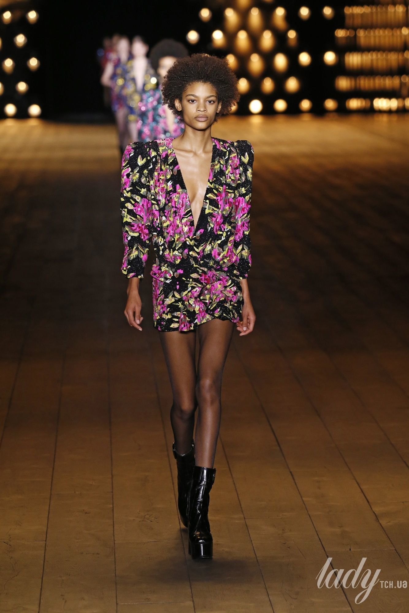 Коллекция Saint Laurent прет-а-порте сезона осень-зима 2018-2019_62