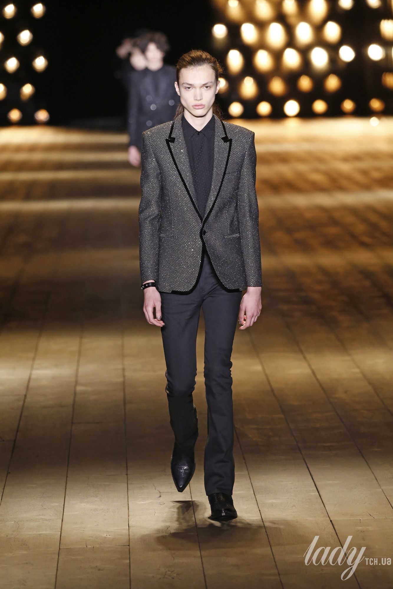 Коллекция Saint Laurent прет-а-порте сезона осень-зима 2018-2019_50
