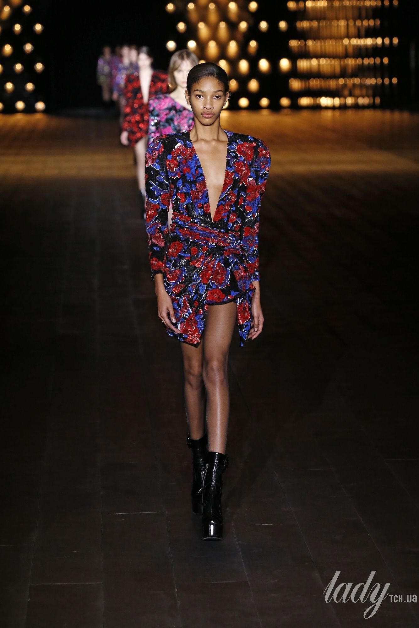 Коллекция Saint Laurent прет-а-порте сезона осень-зима 2018-2019_73