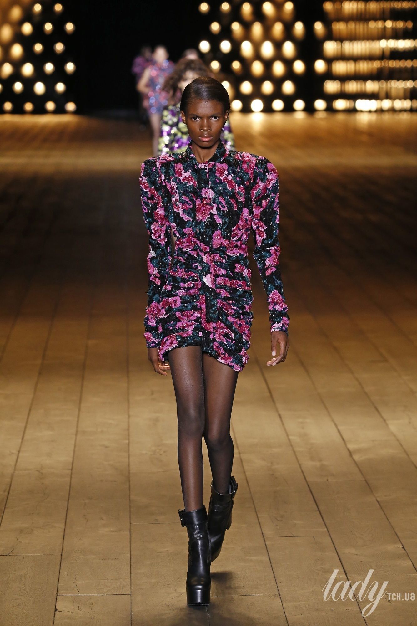 Коллекция Saint Laurent прет-а-порте сезона осень-зима 2018-2019_79