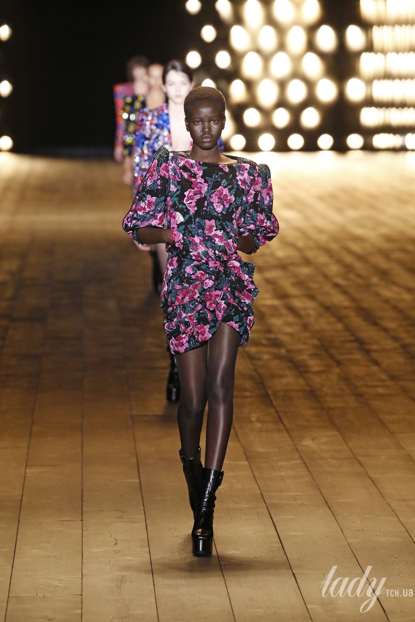 Коллекция Saint Laurent прет-а-порте сезона осень-зима 2018-2019_84