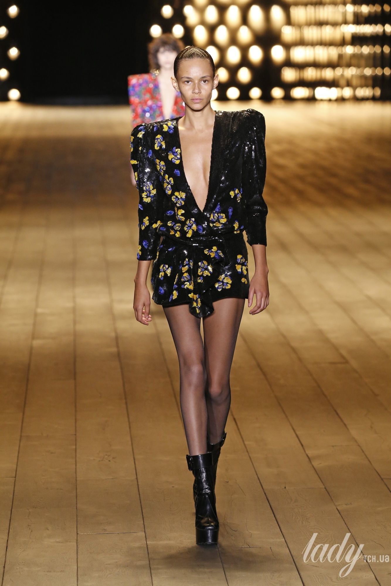 Коллекция Saint Laurent прет-а-порте сезона осень-зима 2018-2019_86