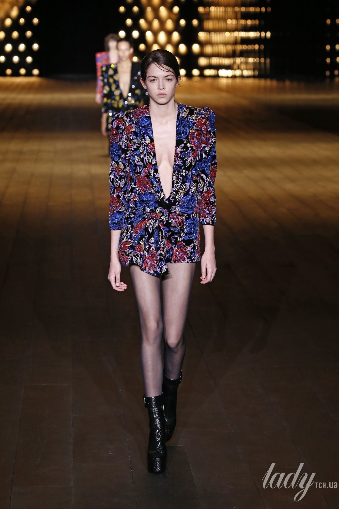 Коллекция Saint Laurent прет-а-порте сезона осень-зима 2018-2019_85