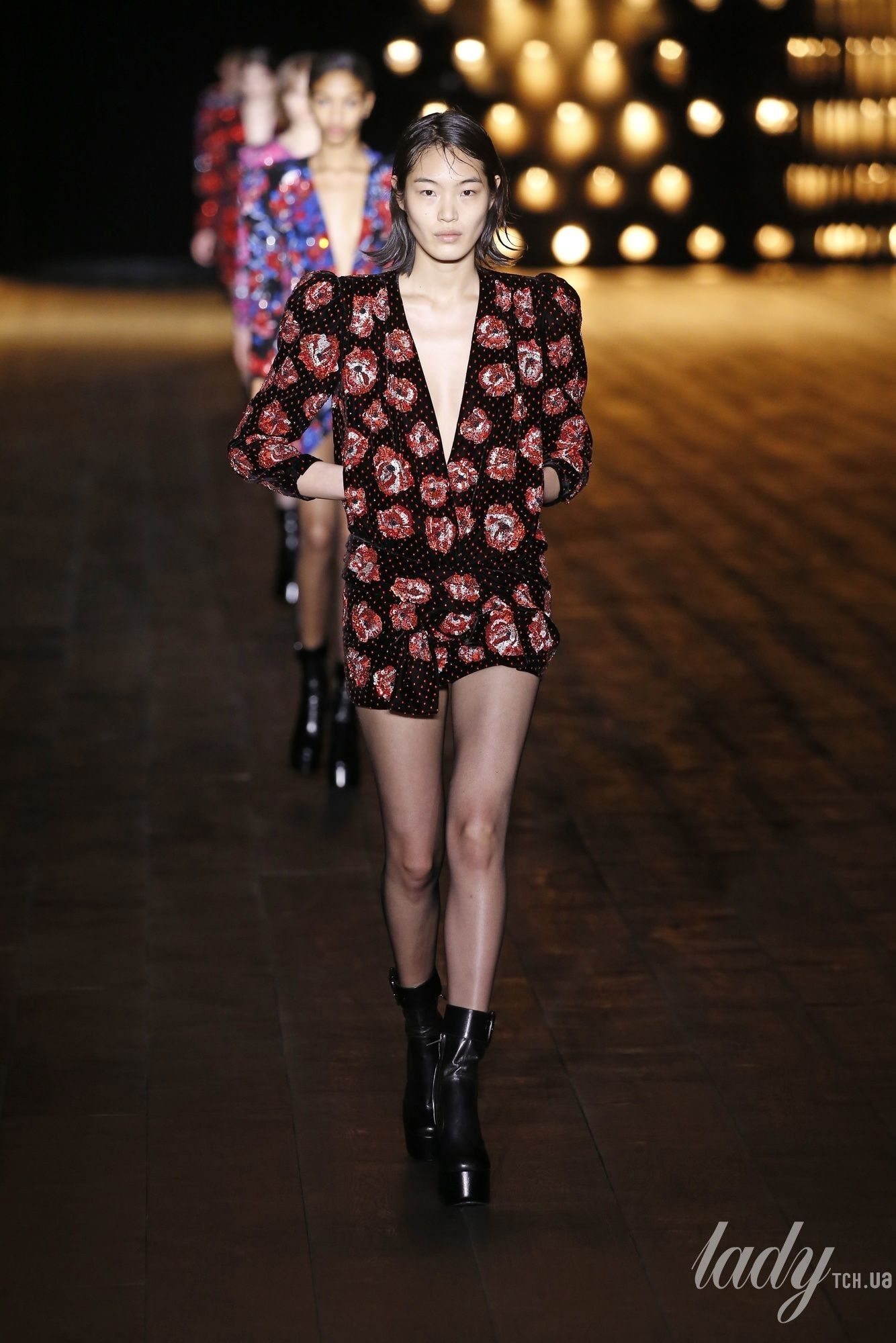 Коллекция Saint Laurent прет-а-порте сезона осень-зима 2018-2019_72