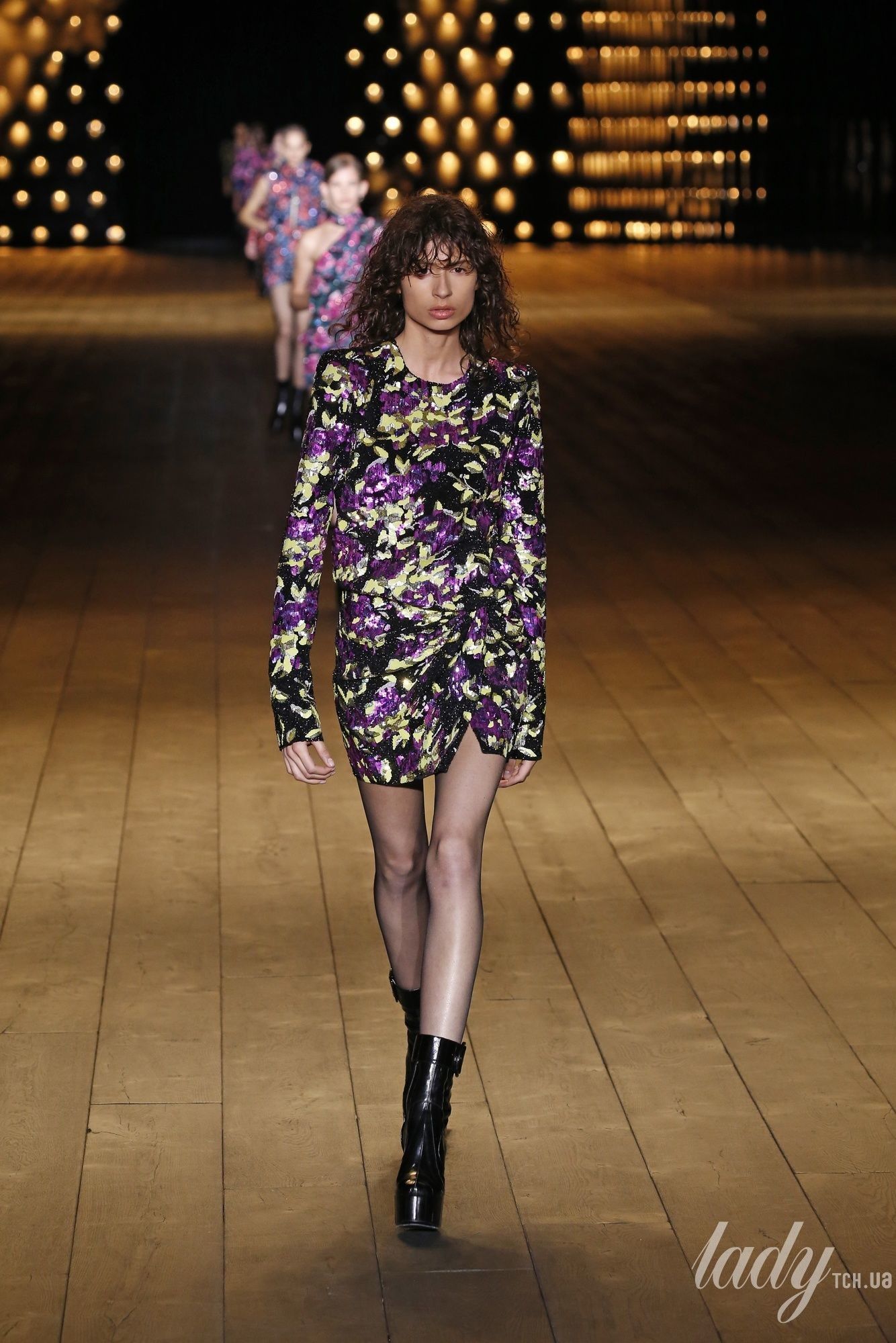 Коллекция Saint Laurent прет-а-порте сезона осень-зима 2018-2019_80