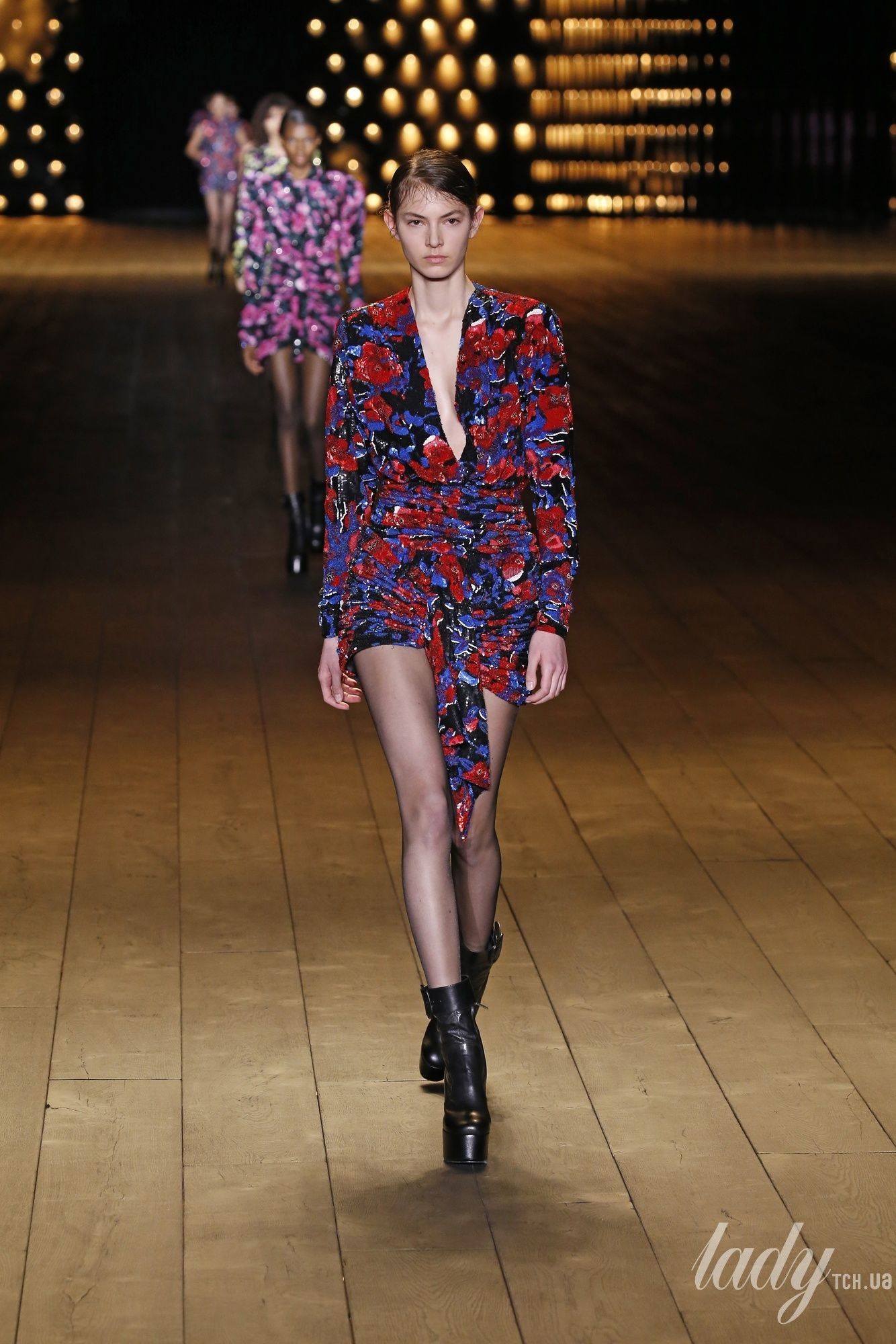 Коллекция Saint Laurent прет-а-порте сезона осень-зима 2018-2019_78