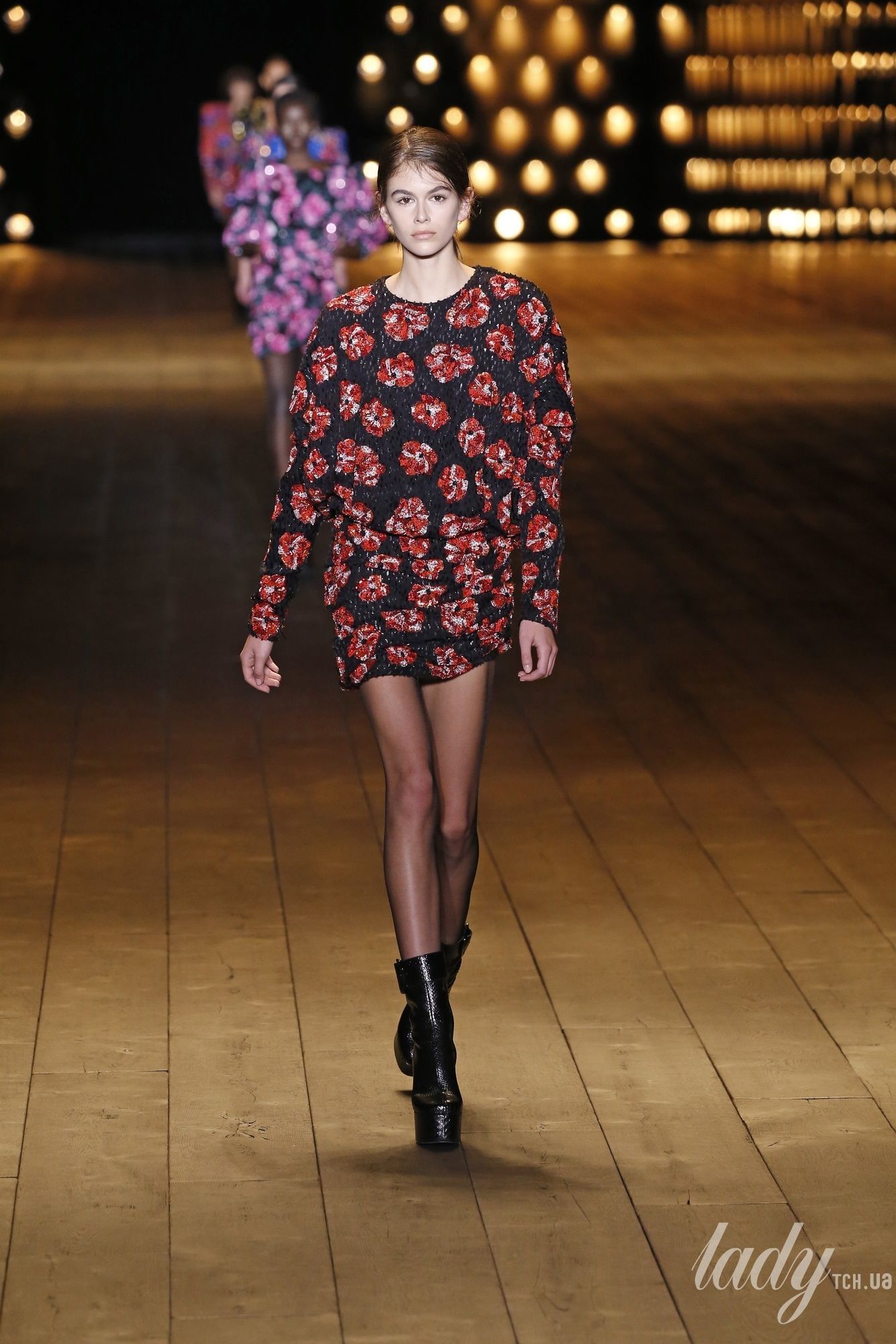 Коллекция Saint Laurent прет-а-порте сезона осень-зима 2018-2019_83
