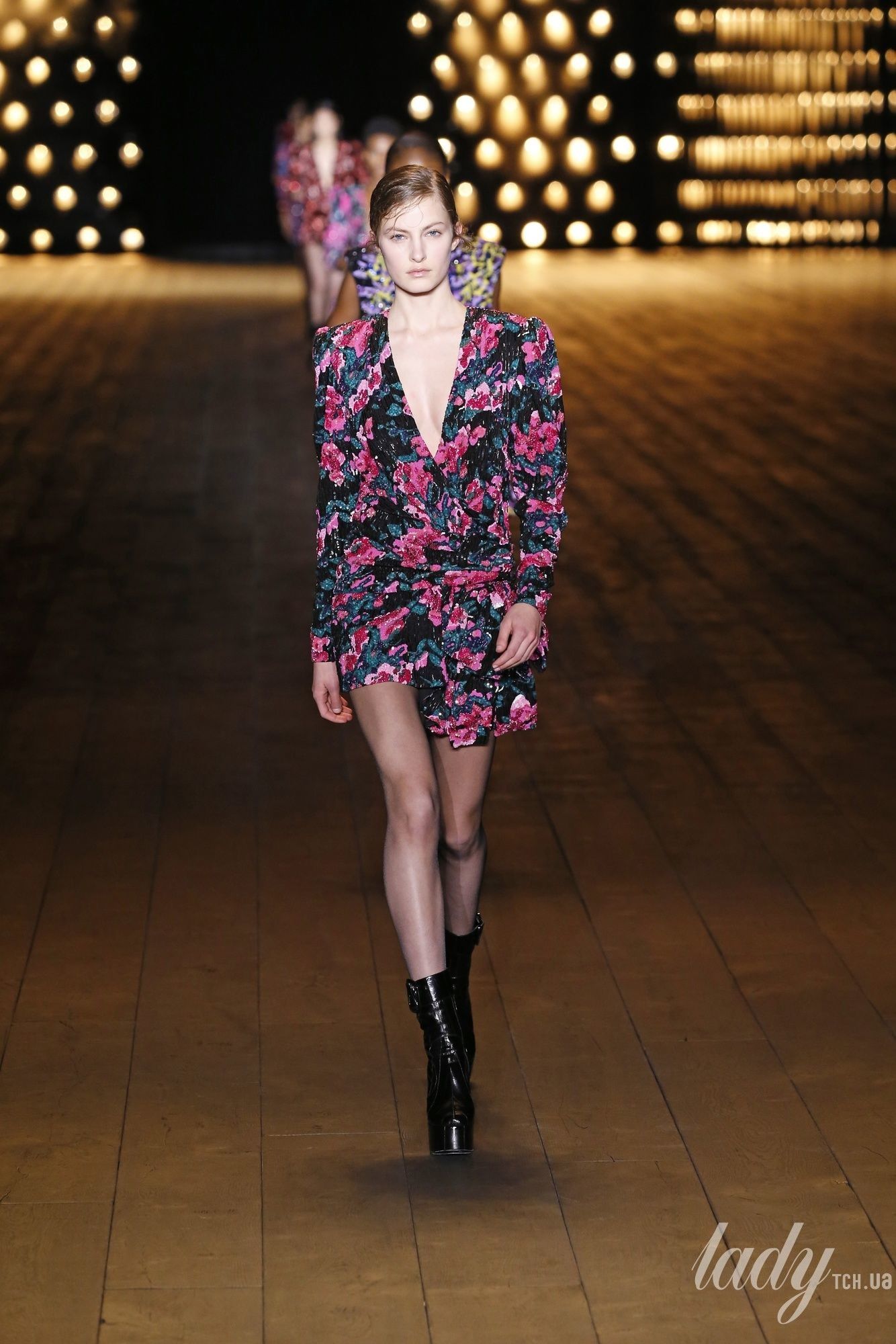 Коллекция Saint Laurent прет-а-порте сезона осень-зима 2018-2019_69