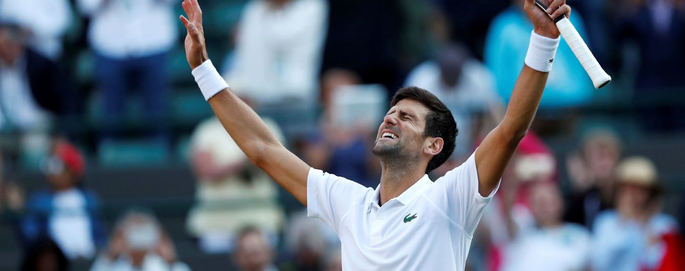 Джокович любит есть траву с кортов Wimbledon, и объяснил, почему это делает