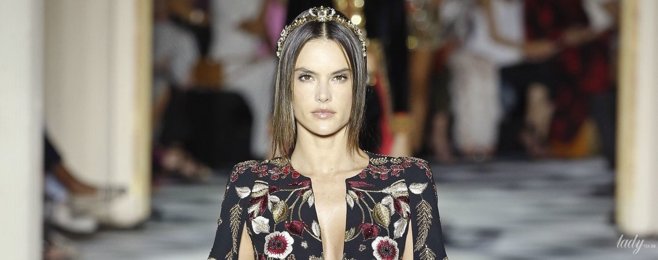 Два кутюрных образа: эффектная Алессандра Амбросио на шоу Zuhair Murad в Париже