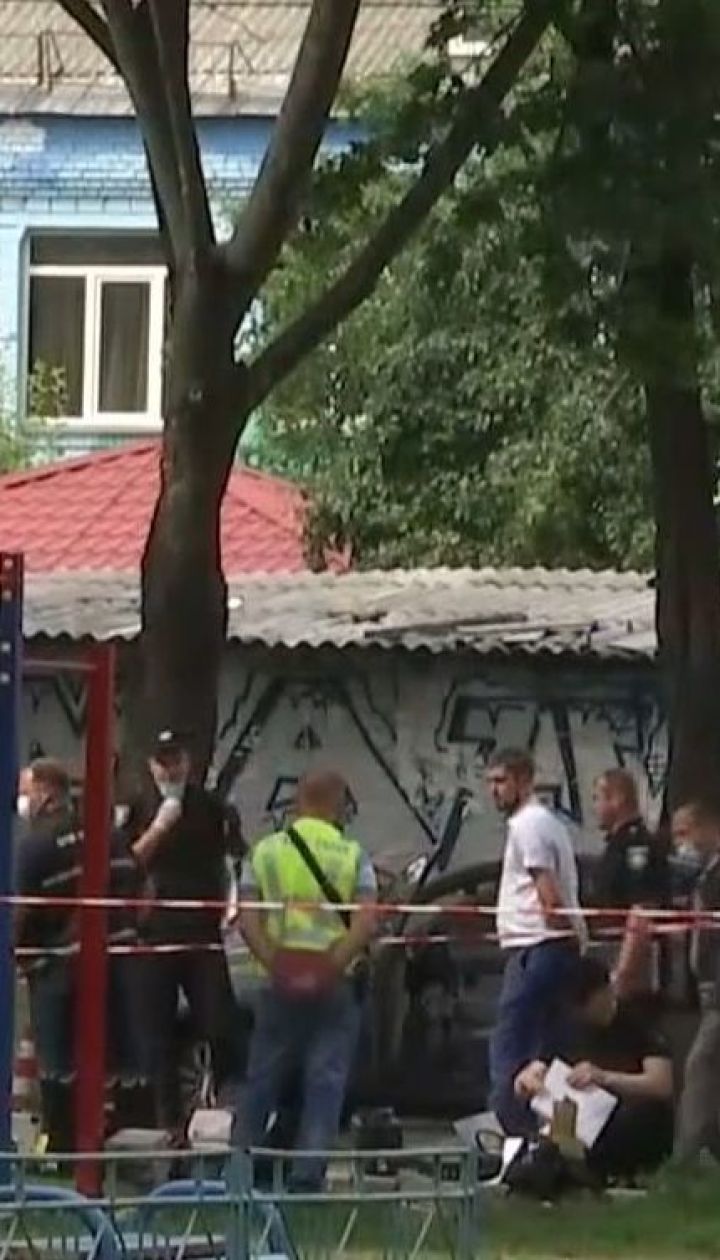 У дворі столичної багатоповерхівки застрелили чоловіка