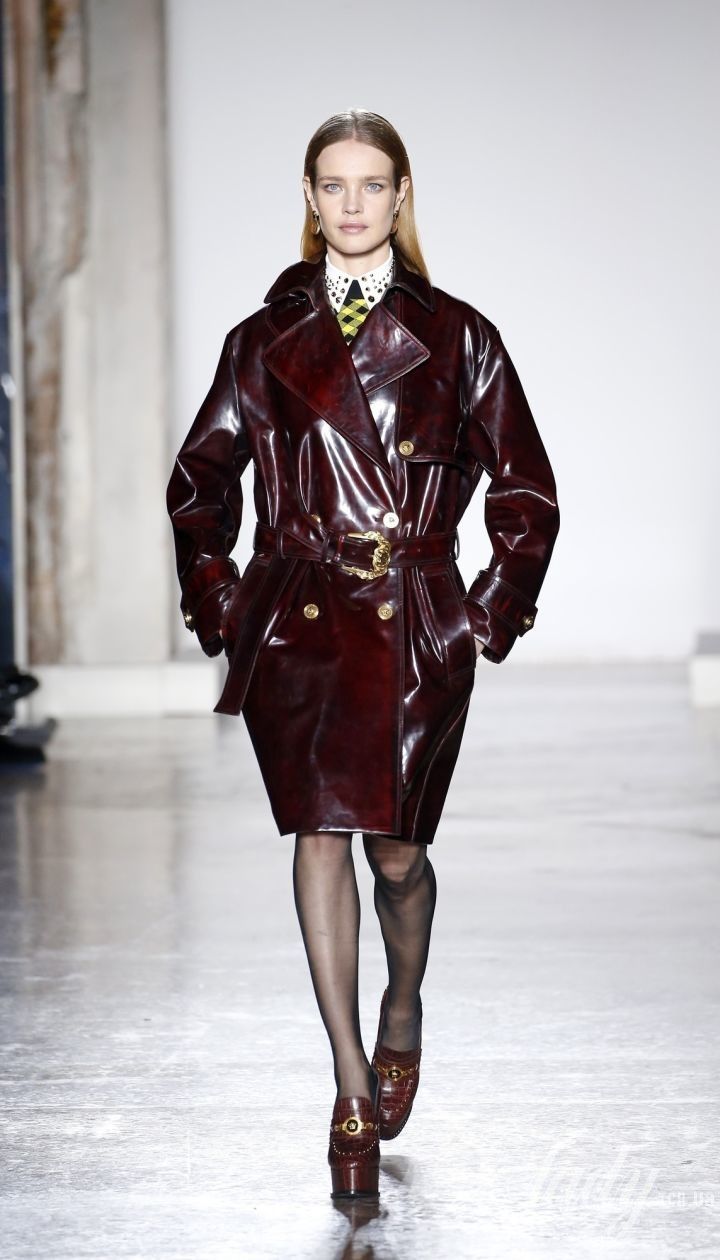 Коллекция осень-зима 2019 года от Versace новые фото Коллекция осень-зима 2019 года от Versace новые фото