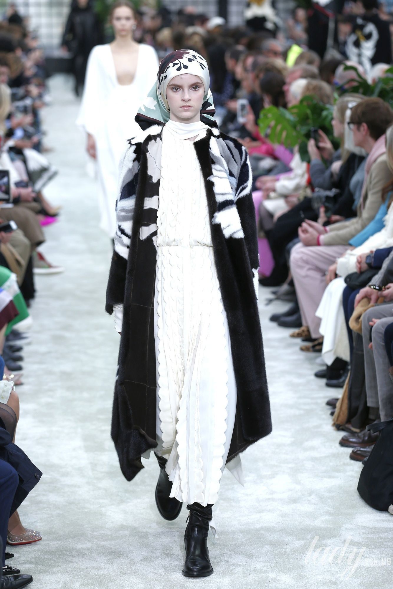 Коллекция Valentino прет-а-порте сезона осень-зима 2018-2019_16