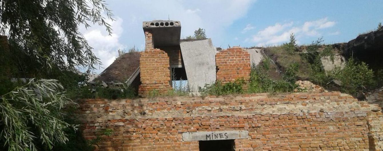 На Черниговщине трое детей погибли под обвалом плиты