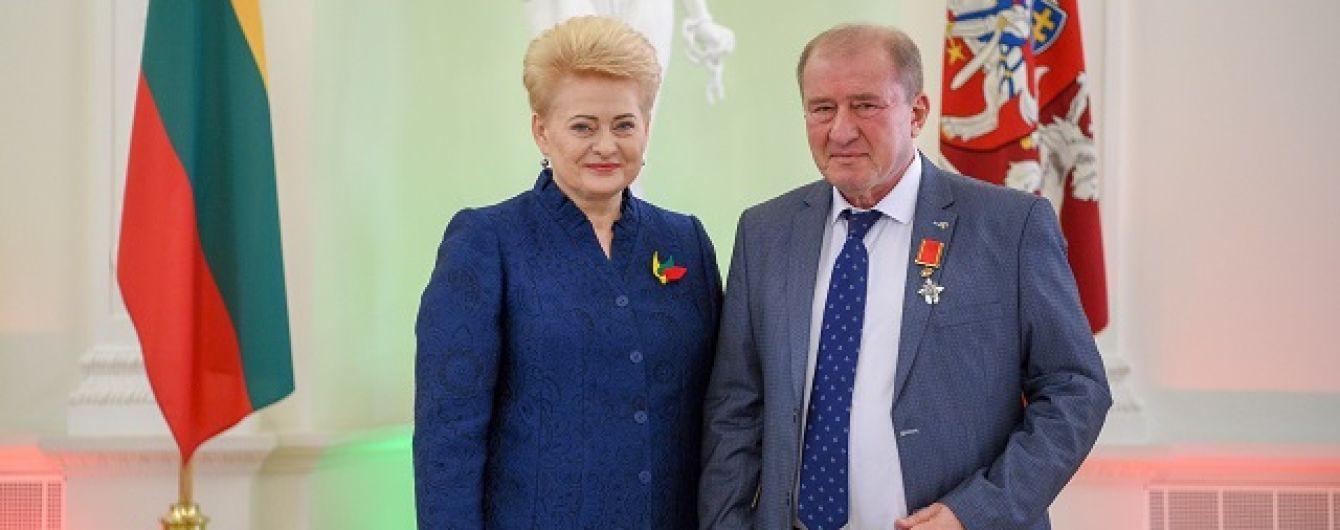 Грибаускайте наградила замглавы Меджлиса Рыцарским крестом Ордена за заслуги перед Литвой