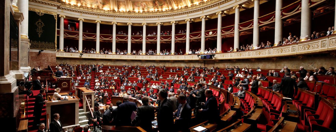 Парламент Франции принял антипропагандистский закон. Российские каналы под угрозой