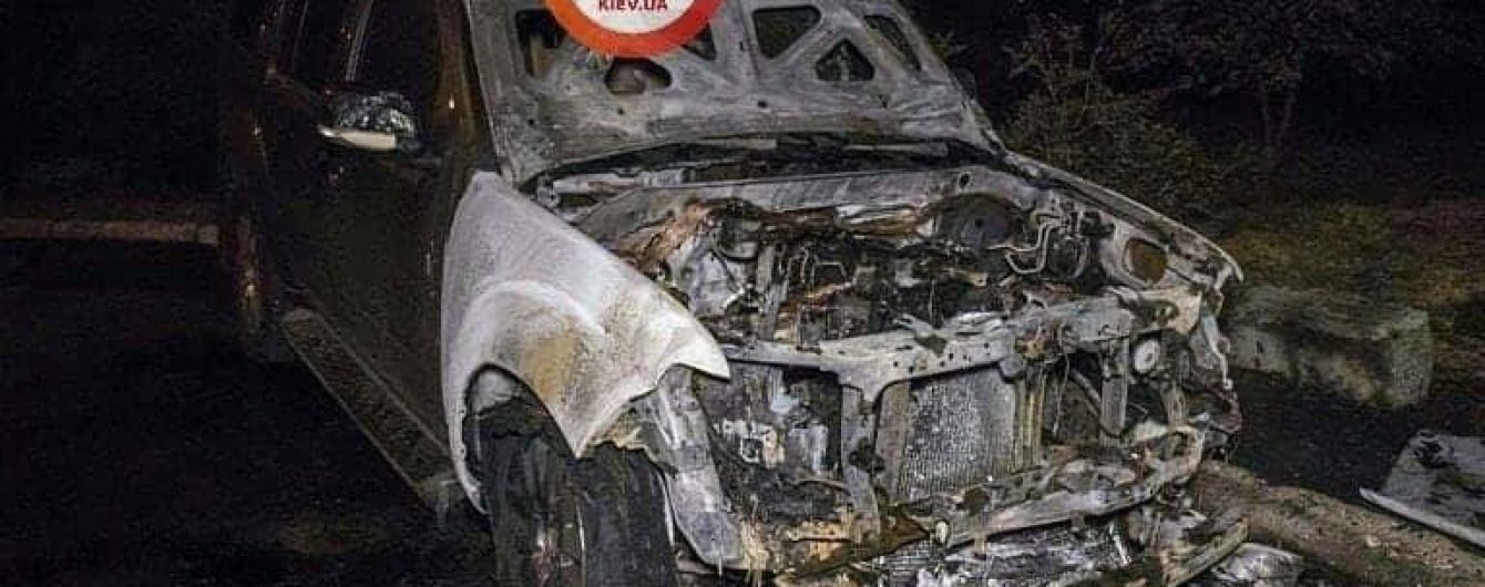 В Киеве на Троещине зафиксирован случай поджога автомобиля