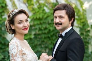 На Зиброва похож: Зеленский показался с усиками и катаной в руках