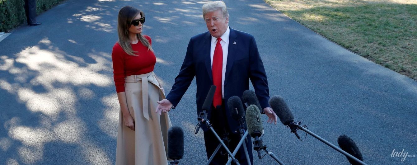 Провела работу над ошибками: Мелания Трамп надела плотное белье под трикотажный топ