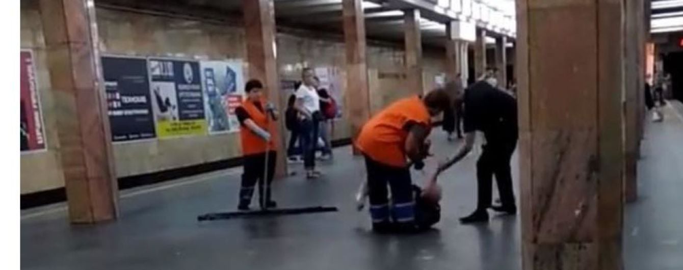 В отношении полицейского, который избил мужчину в метро в Киеве, начали расследование