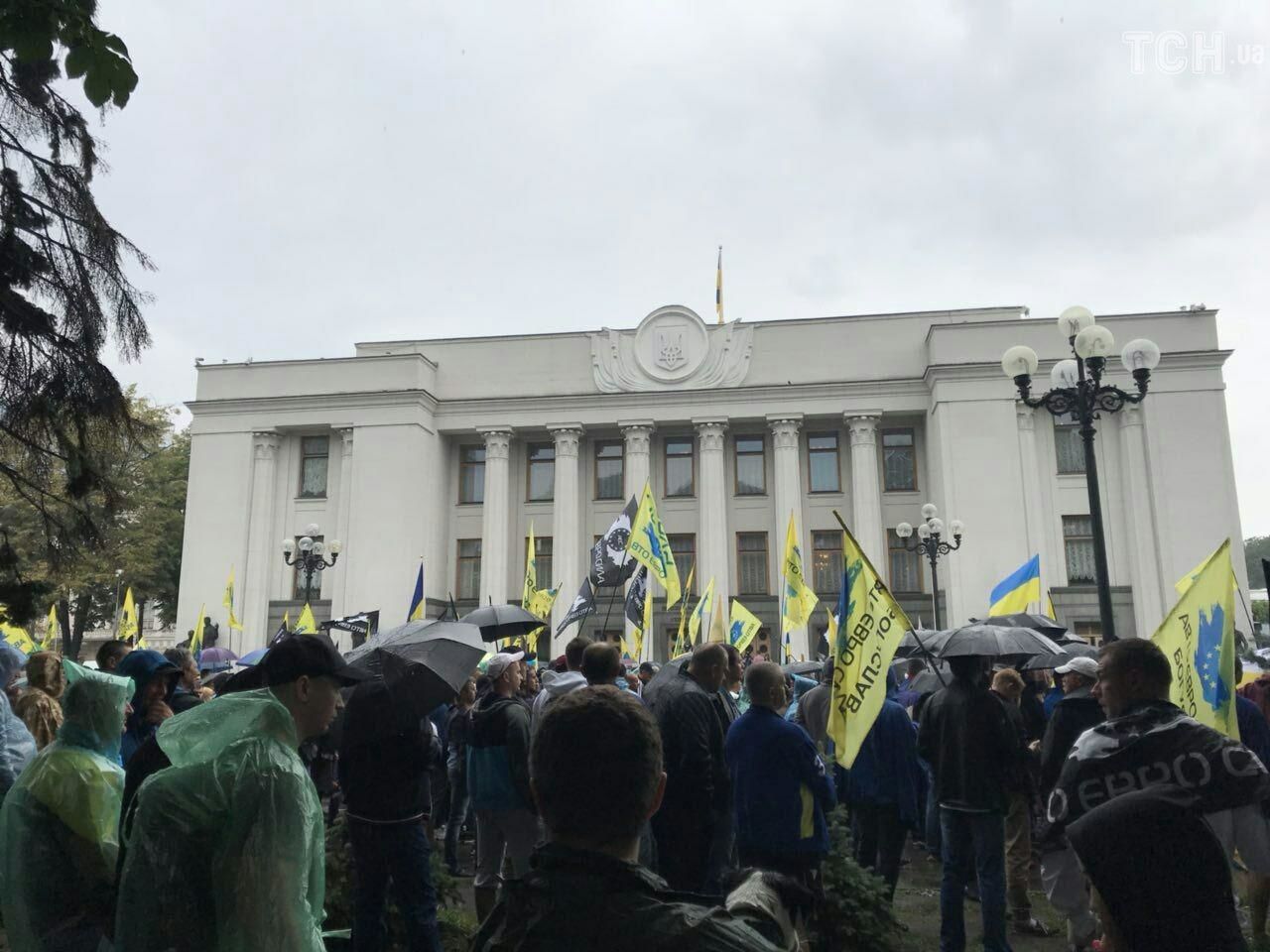 блокування урядового кварталу євробляхами