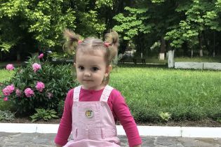 Дорога операція на вушках поверне слух Алісі
