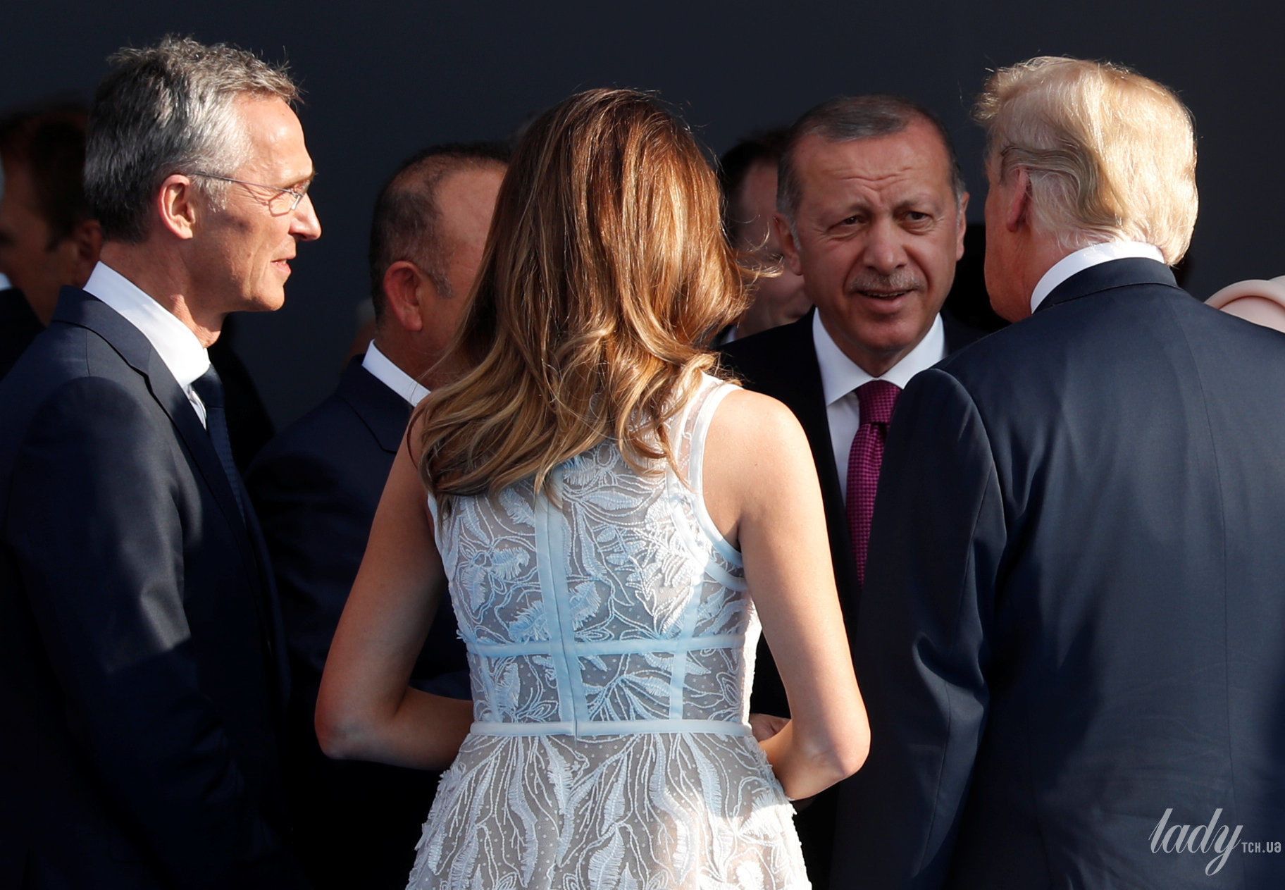 Мелания Трамп на саммите НАТО_12