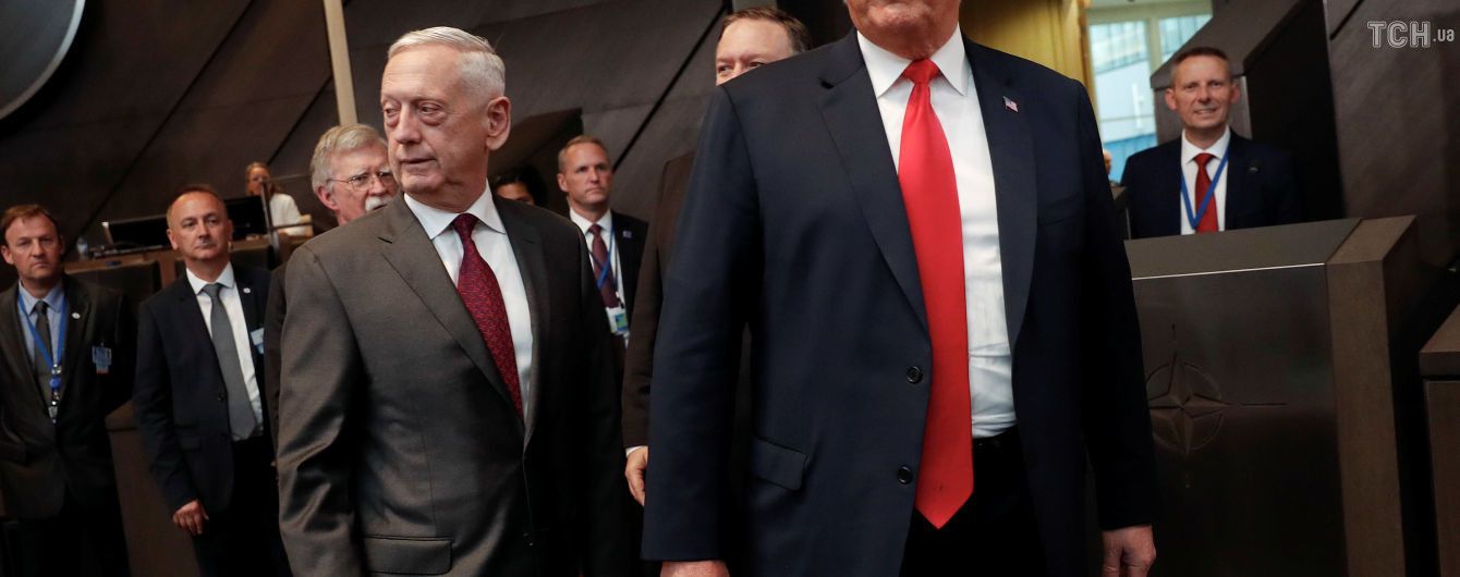 Інциденти в Солсбері: Трамп має намір далі підтримувати зв'язки з Путіним
