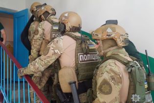 На Житомирщині затримали чоловіка, який використовував 8-місячну доньку для створення порно