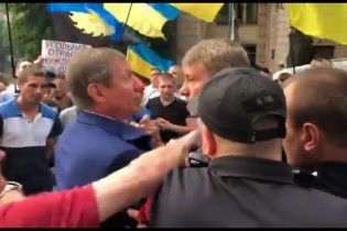 Драка министра с нардепом. У Шахова прокомментировали стычку с Насаликом