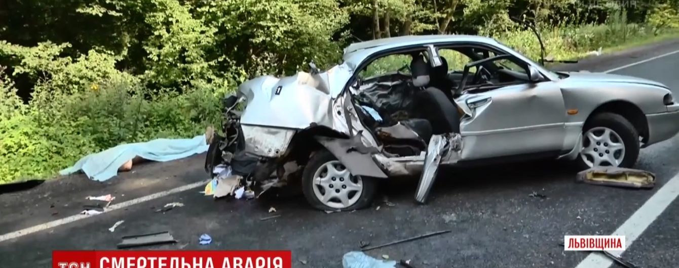 Возле Львова в ДТП погибли двое военных