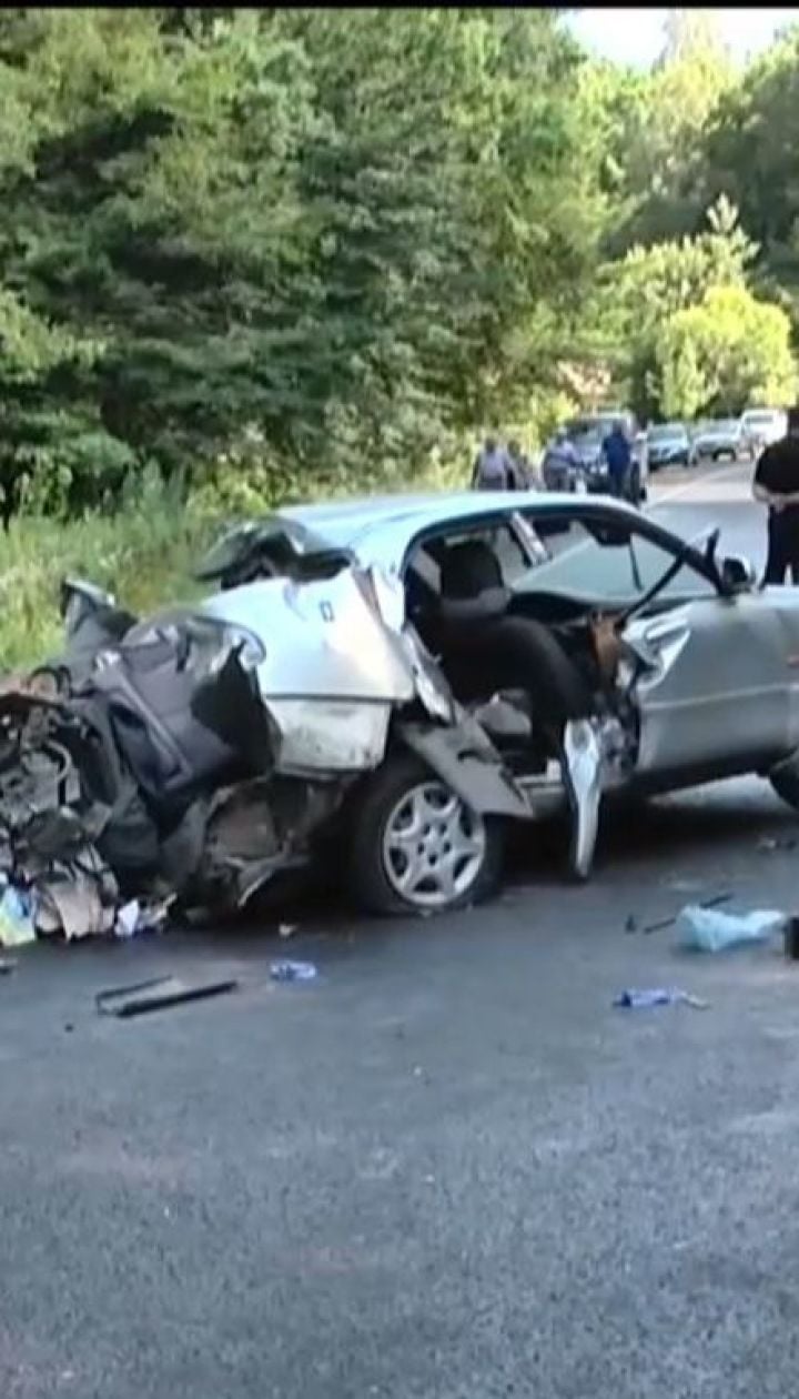 Двоє військових розбилися при зіткненні мікроавтобуса та легковика неподалік Львова