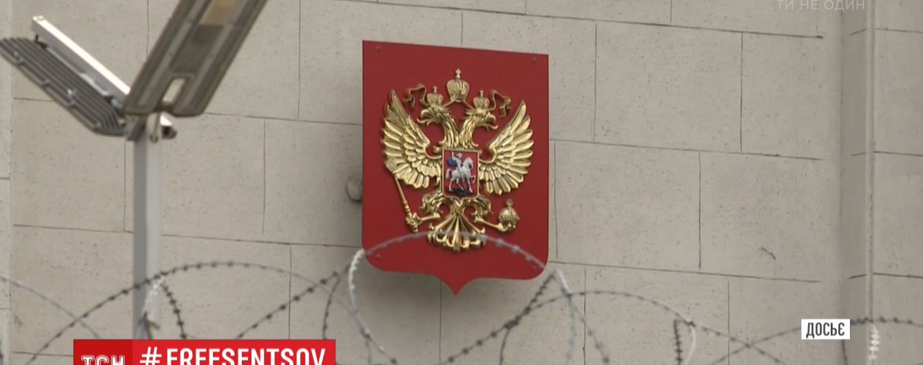 Руководство колонии в Лабытнанги запретило Сенцову увидеться со священником