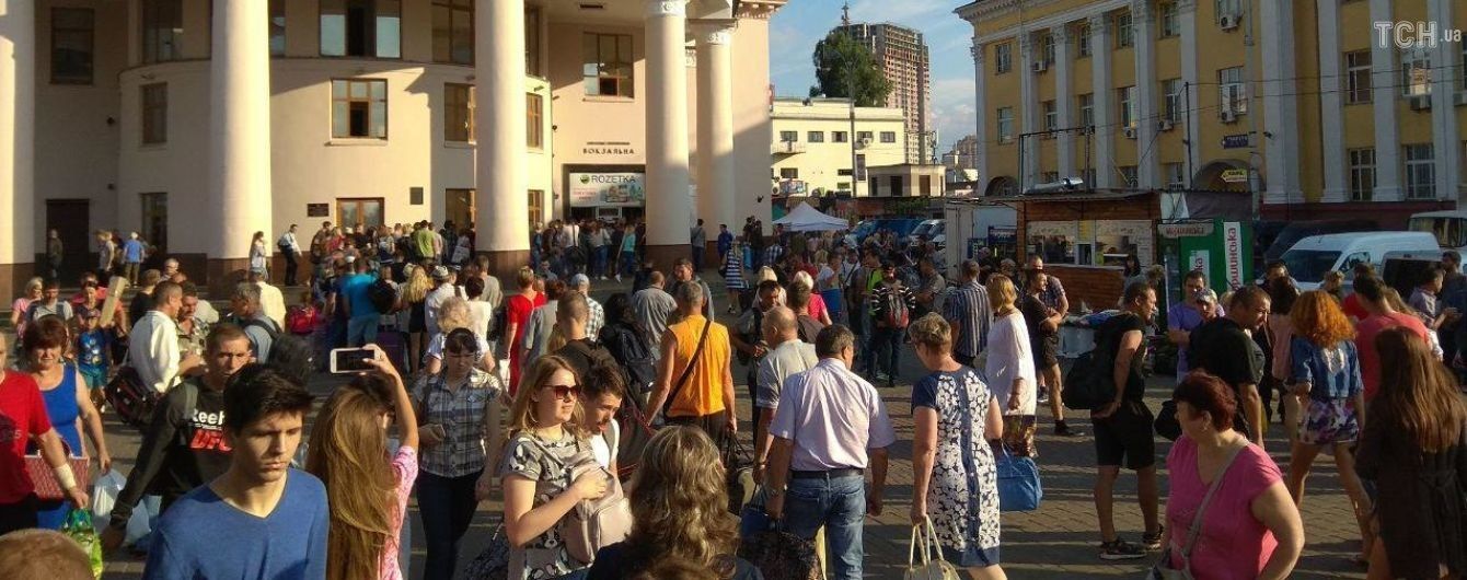 К станции "Вокзальная" выстроилась длиннющая очередь