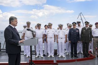 Порошенко вважає можливою атаку російських військ на Маріуполь