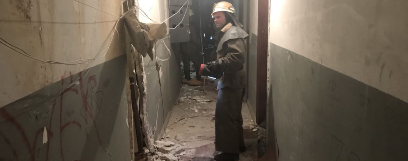 В Кривом Роге взрывом развалило две квартиры, трое людей травмированы