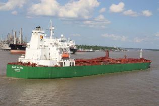Застрявший в ОАЭ украинский экипаж судна Gulf Pearl получит зарплату и вернется домой