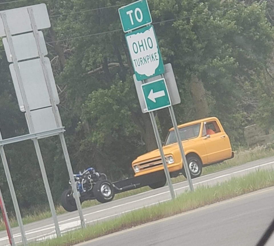 странное авто