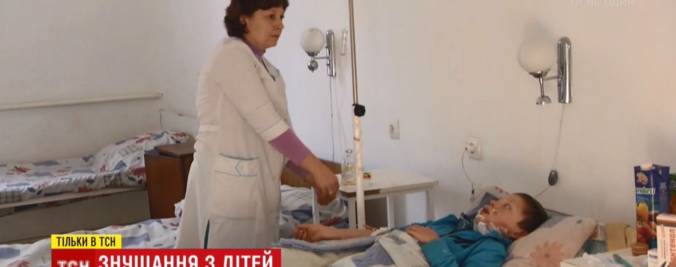 Втрое меньше, чем несколько лет назад: почему соцработники не могут справиться с избиением детей в украинских семьях
