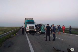 Поліція оголосила підозру водію фури, в яку влетіла маршрутка з білорусами