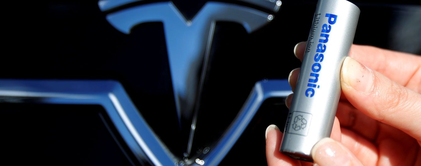 Tesla підозрюють у використанні заборонених речовин у батареях