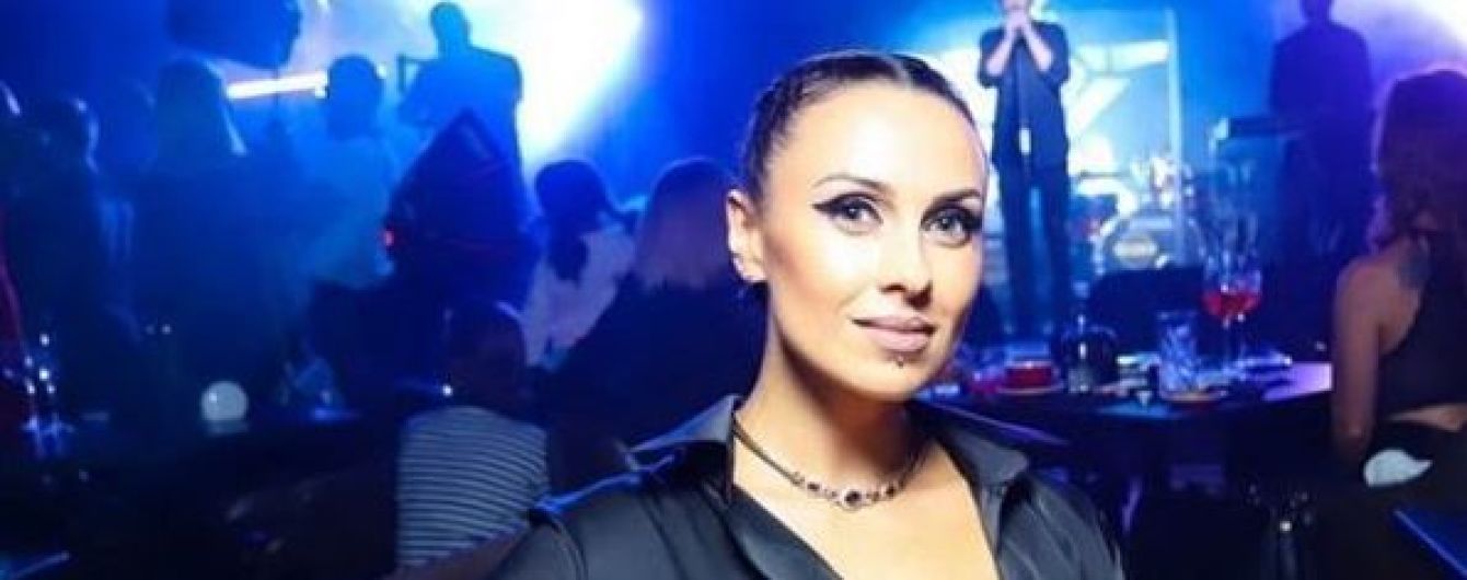 Екс-Nikita NANA повністю оголилася, щоб виконати свою обіцянку