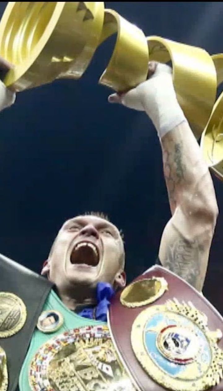 Александр Усик стал абсолютным чемпионом мира по боксу в первой весовой категории