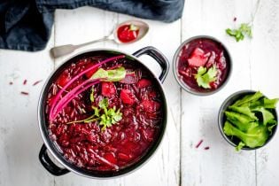 Борщ, хамон, мямми и хаукарль: где живет самая известная еда Европы. Интерактивная карта