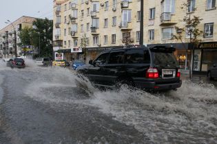 У Києві встановлять нову дощову каналізацію на вулицях, які затопило під час аномальної зливи