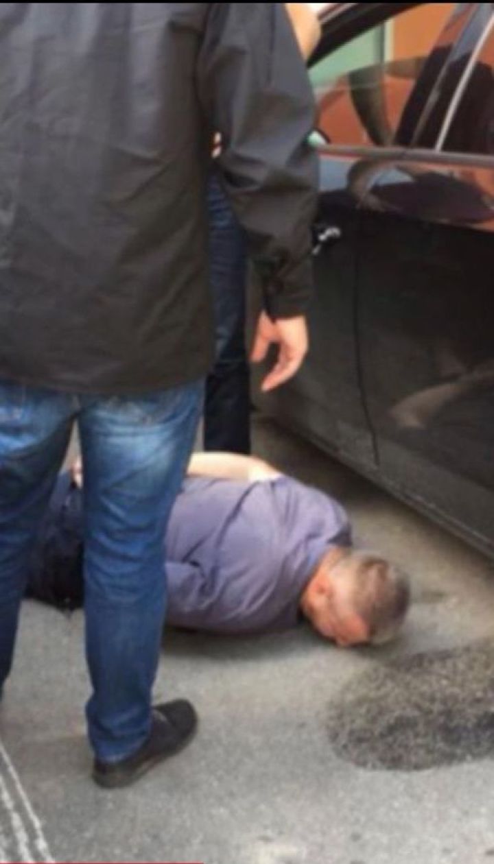 В Винницкой области на взятке поймали прокурора местной прокуратуры и водителя