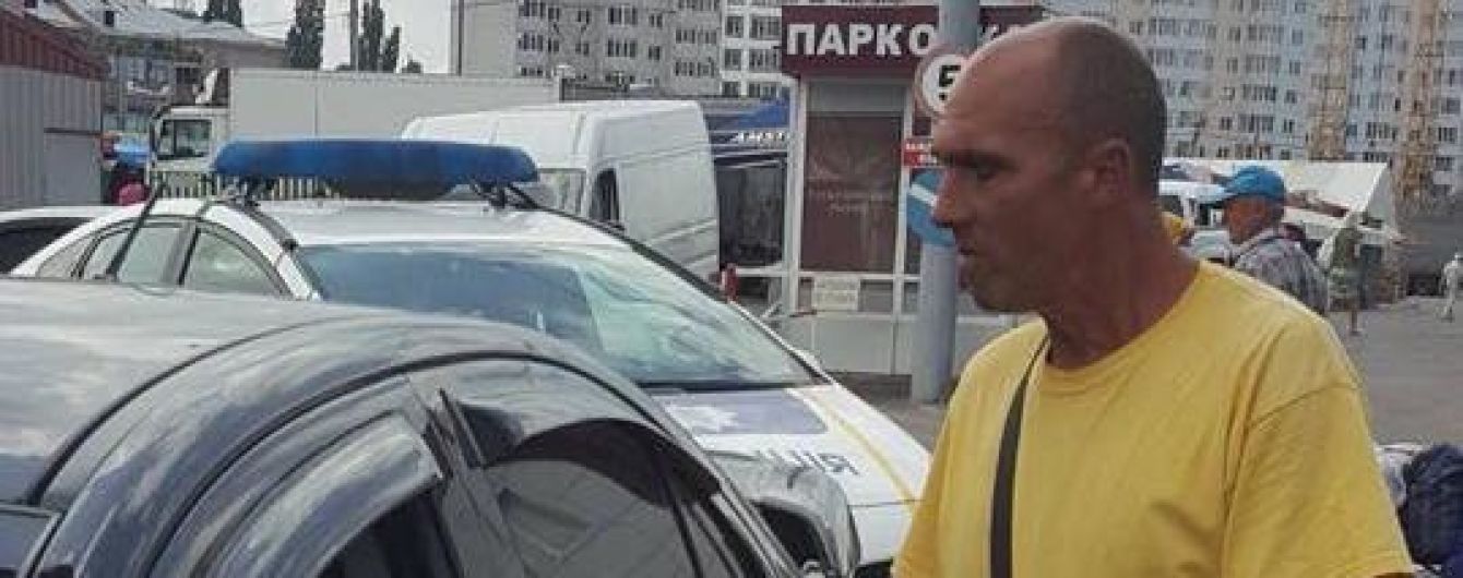 У Харкові паркувальники вимагають плату за проїзд вулицею